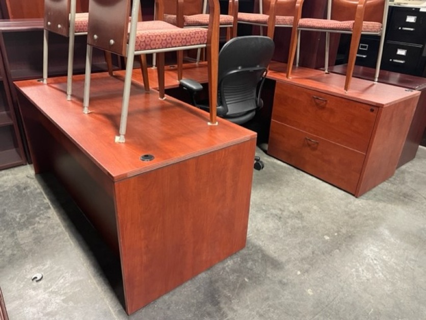 Amber Cherry UDesks Atlanta Office Liquidators Atlanta Office